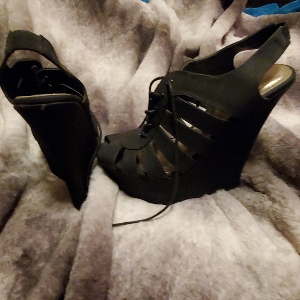 Platforms - Picture 4 of 4